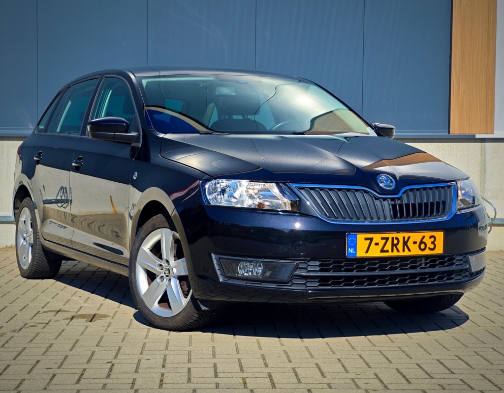 SKODA-RAPID-1.2 TSI Greentech Style - PANO/AIRCO/NAP/CRUISE