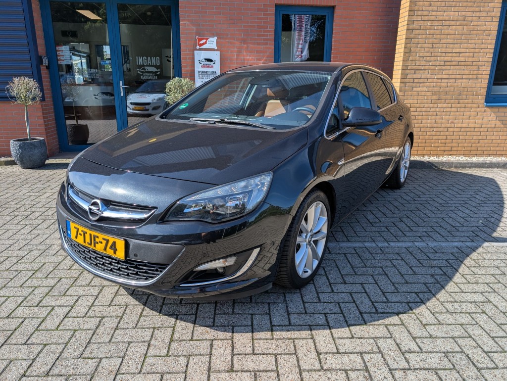 OPEL-ASTRA-1.6 TURBO SPORT, Airco, Cruise, PDC v+a, Trekhaak