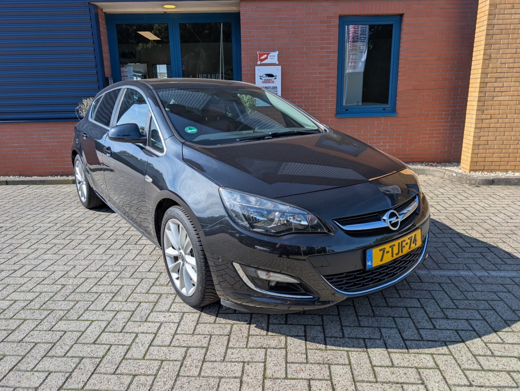 OPEL-ASTRA-1.6 TURBO SPORT, Airco, Cruise, PDC v+a, Trekhaak