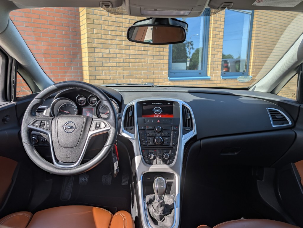 OPEL-ASTRA-1.6 TURBO SPORT, Airco, Cruise, PDC v+a, Trekhaak