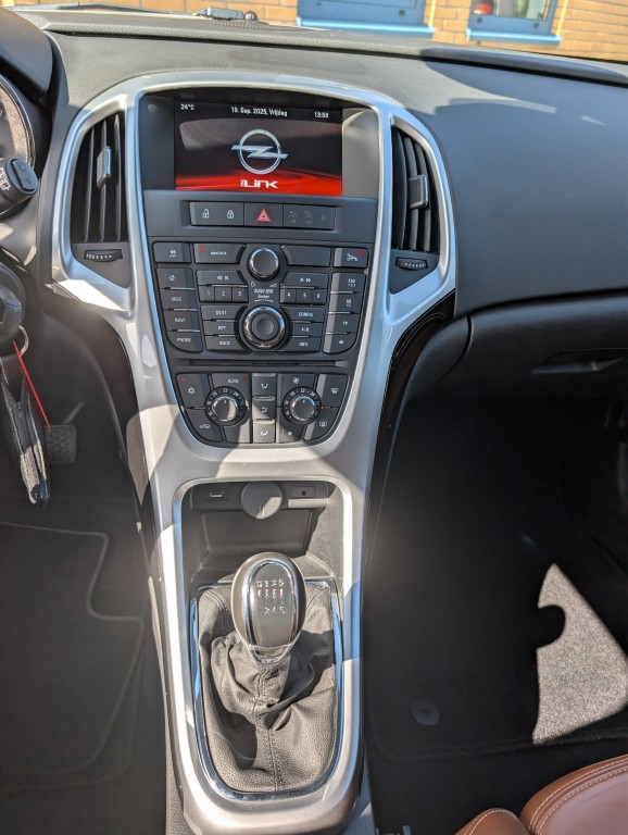 OPEL-ASTRA-1.6 TURBO SPORT, Airco, Cruise, PDC v+a, Trekhaak