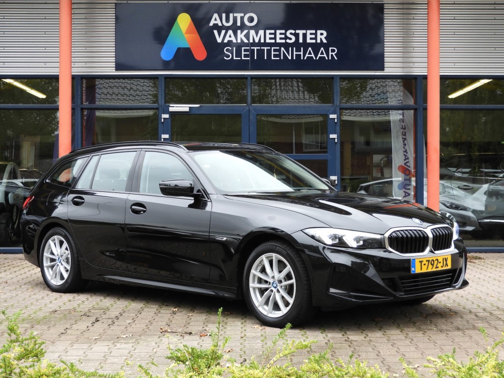 BMW-3-SERIE-320E PLUG-IN HYBRID WIDESCREEN NIEUW MODEL