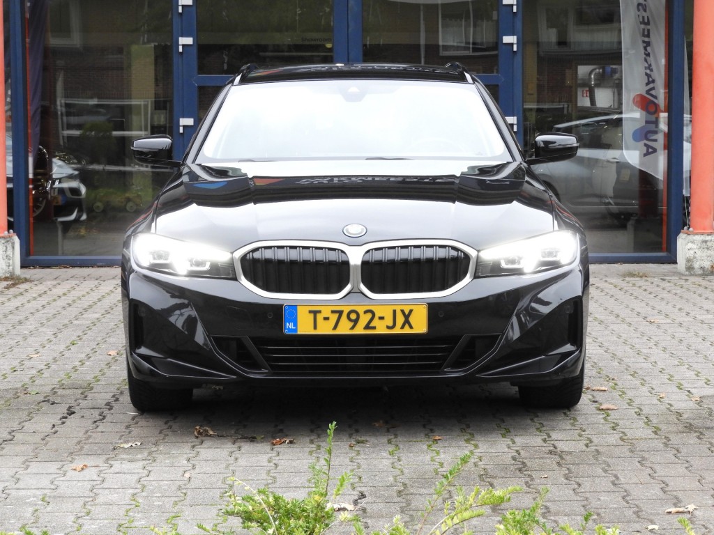 BMW-3-SERIE-320E PLUG-IN HYBRID WIDESCREEN NIEUW MODEL