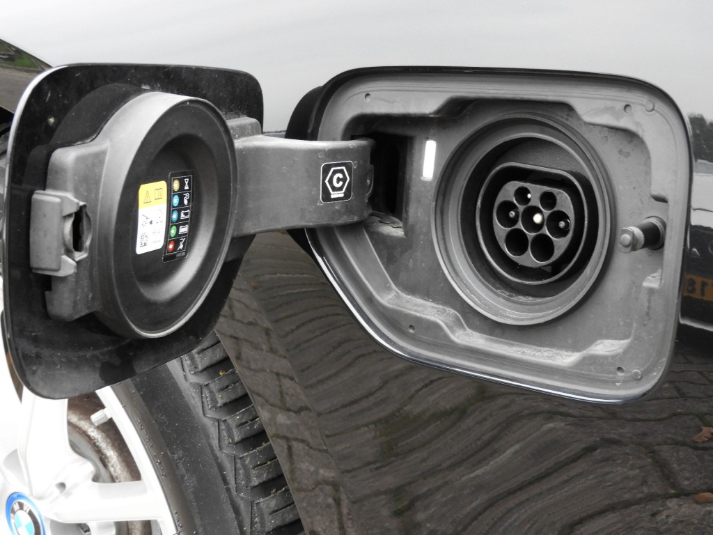 BMW-3-SERIE-320E PLUG-IN HYBRID WIDESCREEN NIEUW MODEL