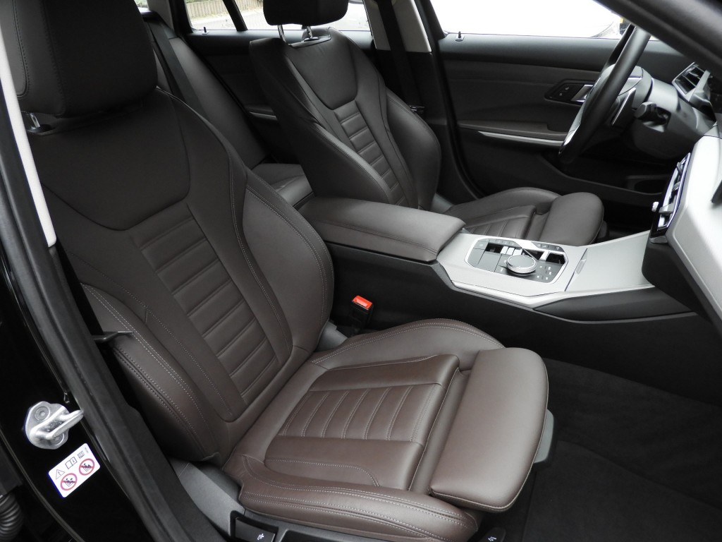 BMW-3-SERIE-320E PLUG-IN HYBRID WIDESCREEN NIEUW MODEL