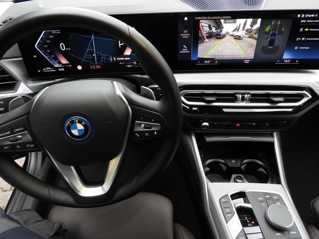 BMW-3-SERIE-320E PLUG-IN HYBRID WIDESCREEN NIEUW MODEL