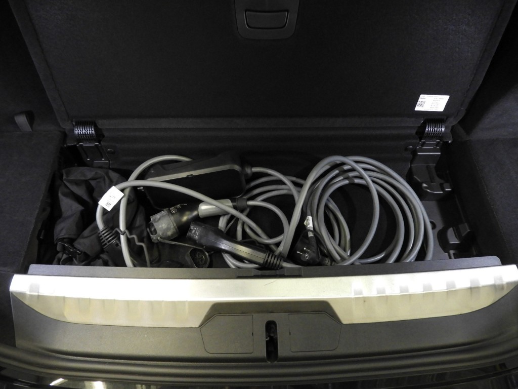 BMW-3-SERIE-320E PLUG-IN HYBRID WIDESCREEN NIEUW MODEL