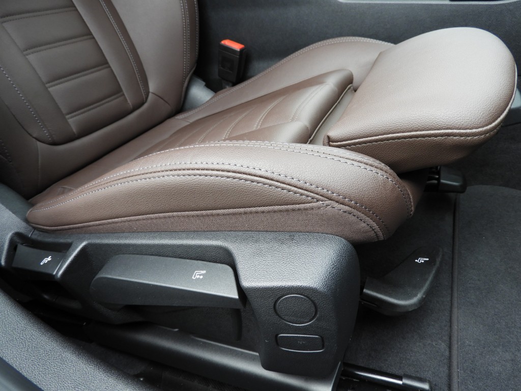 BMW-3-SERIE-320E PLUG-IN HYBRID WIDESCREEN NIEUW MODEL