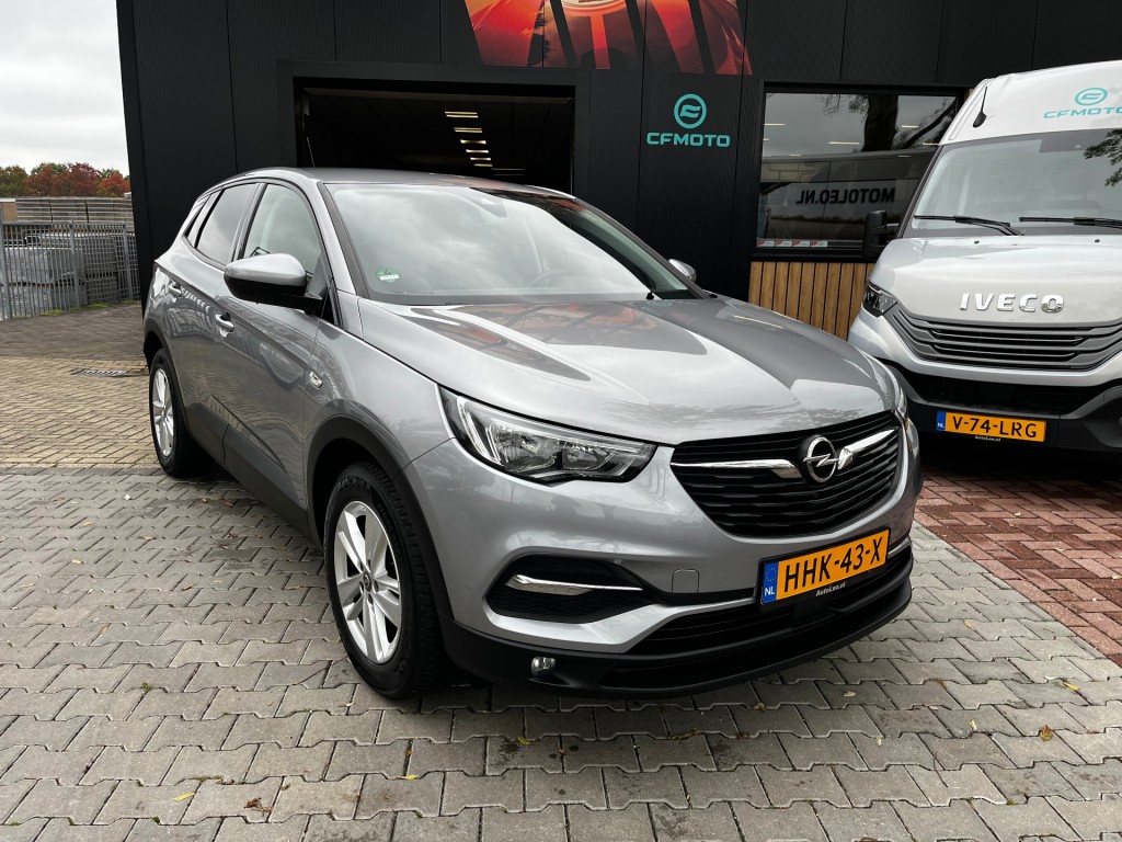 OPEL-GRANDLAND X-1.2 TURBO BUSINESS +