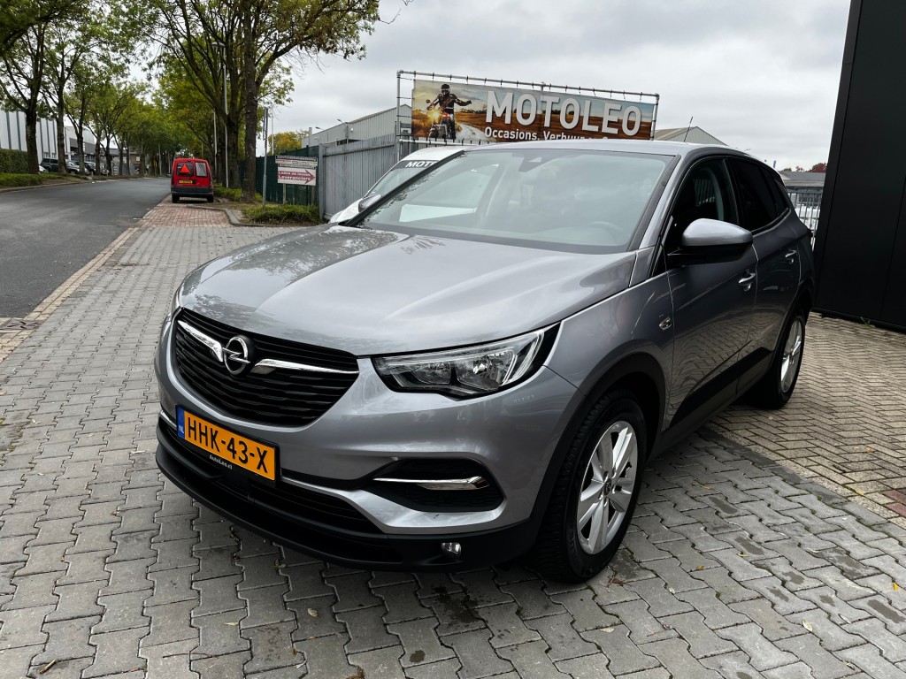 OPEL-GRANDLAND X-1.2 TURBO BUSINESS +