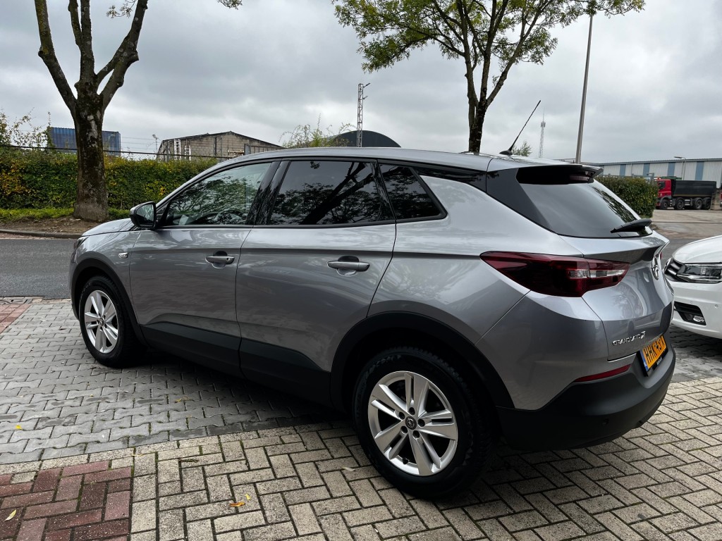 OPEL-GRANDLAND X-1.2 TURBO BUSINESS +