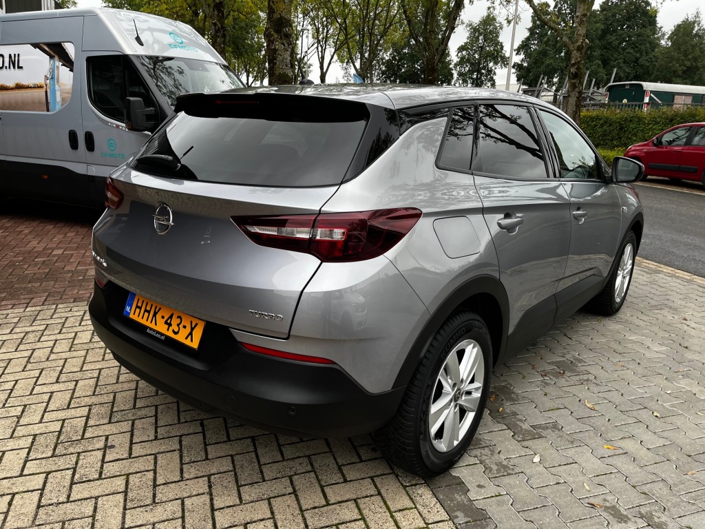 OPEL-GRANDLAND X-1.2 TURBO BUSINESS +