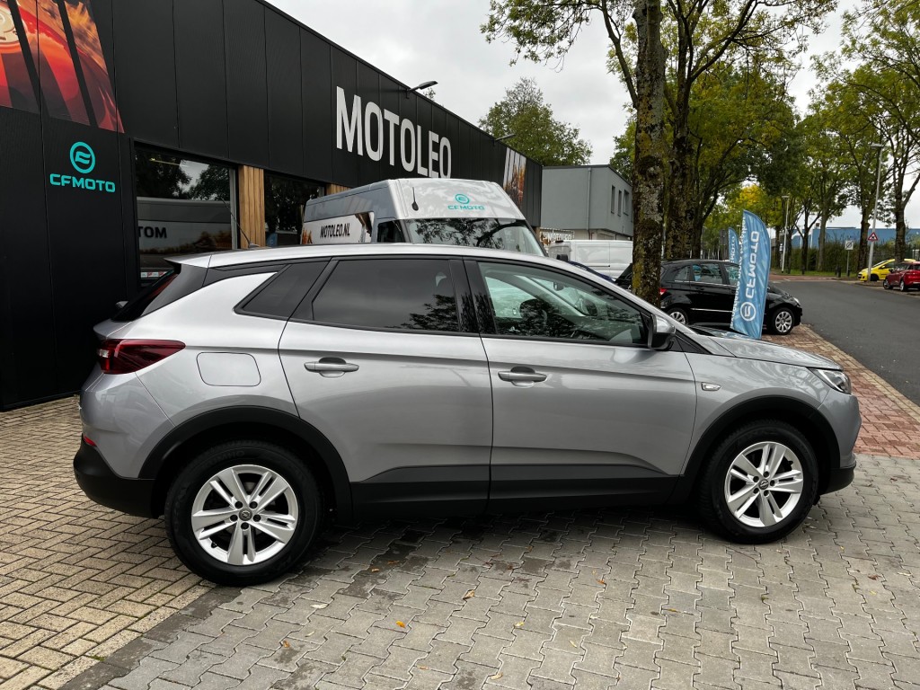 OPEL-GRANDLAND X-1.2 TURBO BUSINESS +