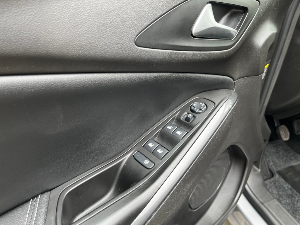 OPEL-GRANDLAND X-1.2 TURBO BUSINESS +