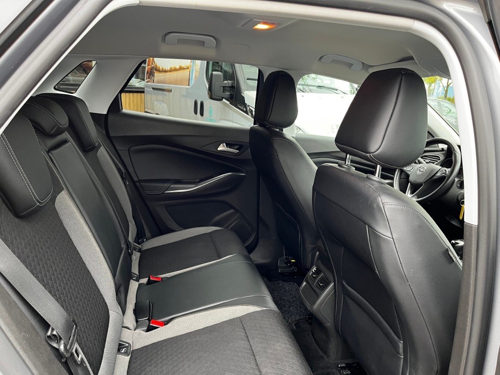 OPEL-GRANDLAND X-1.2 TURBO BUSINESS +