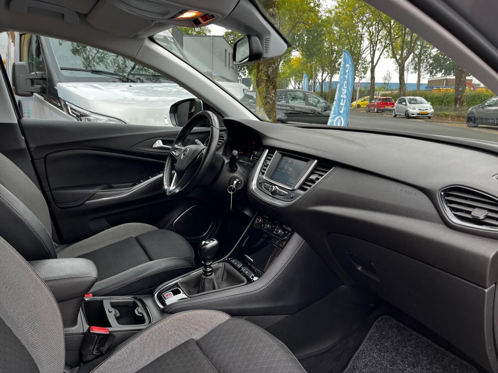 OPEL-GRANDLAND X-1.2 TURBO BUSINESS +