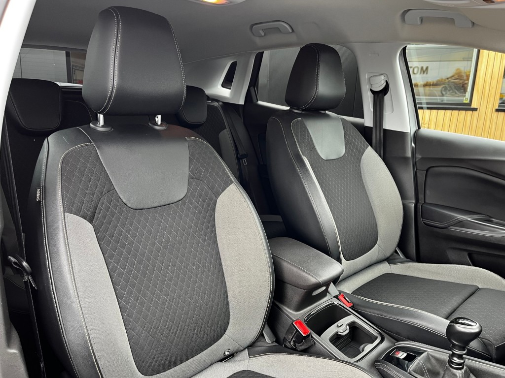 OPEL-GRANDLAND X-1.2 TURBO BUSINESS +