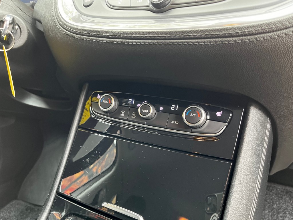 OPEL-GRANDLAND X-1.2 TURBO BUSINESS +