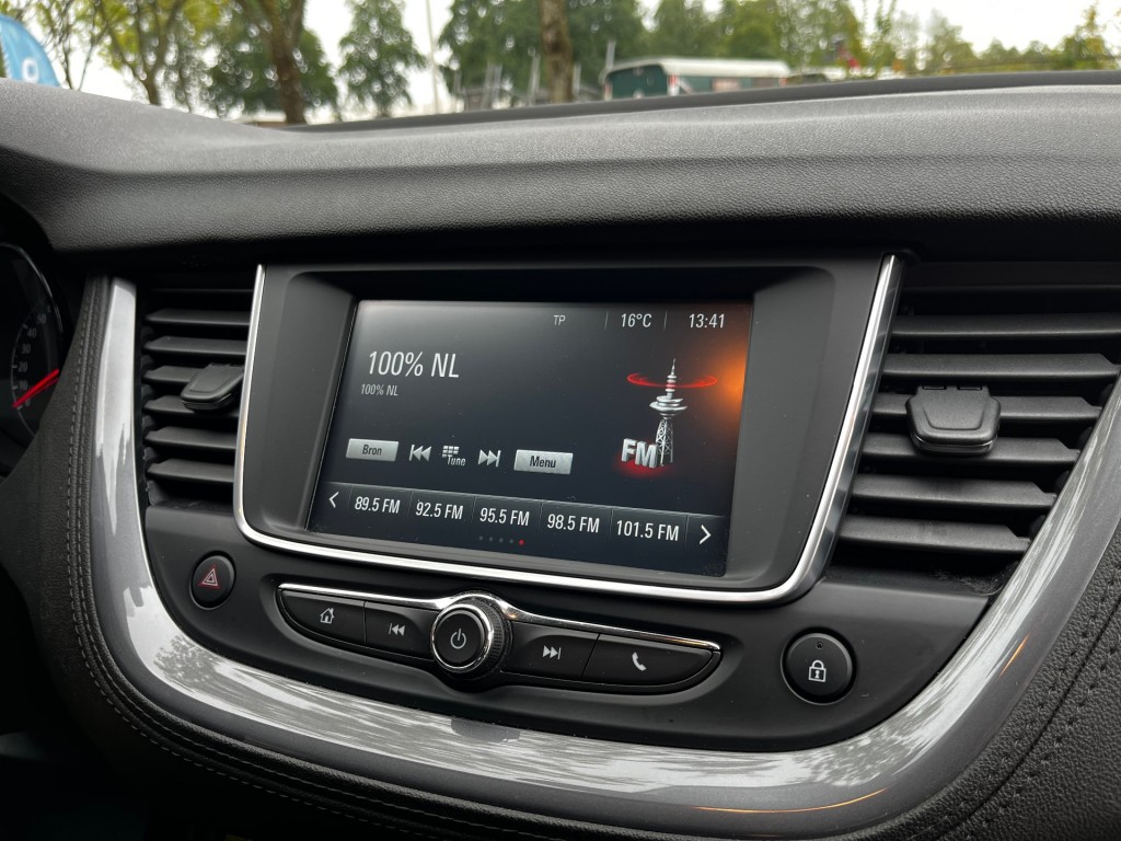 OPEL-GRANDLAND X-1.2 TURBO BUSINESS +