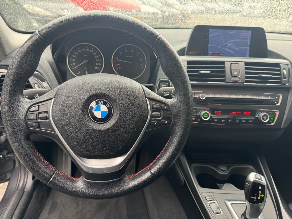 BMW-1-SERIE-118i 170pk Sportline,Leer,Xenon,Navi,Clima,Cruise,Dealer OH