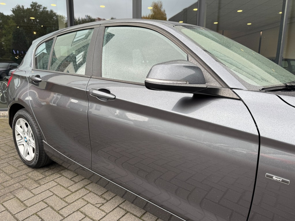 BMW-1-SERIE-118i 170pk Sportline,Leer,Xenon,Navi,Clima,Cruise,Dealer OH