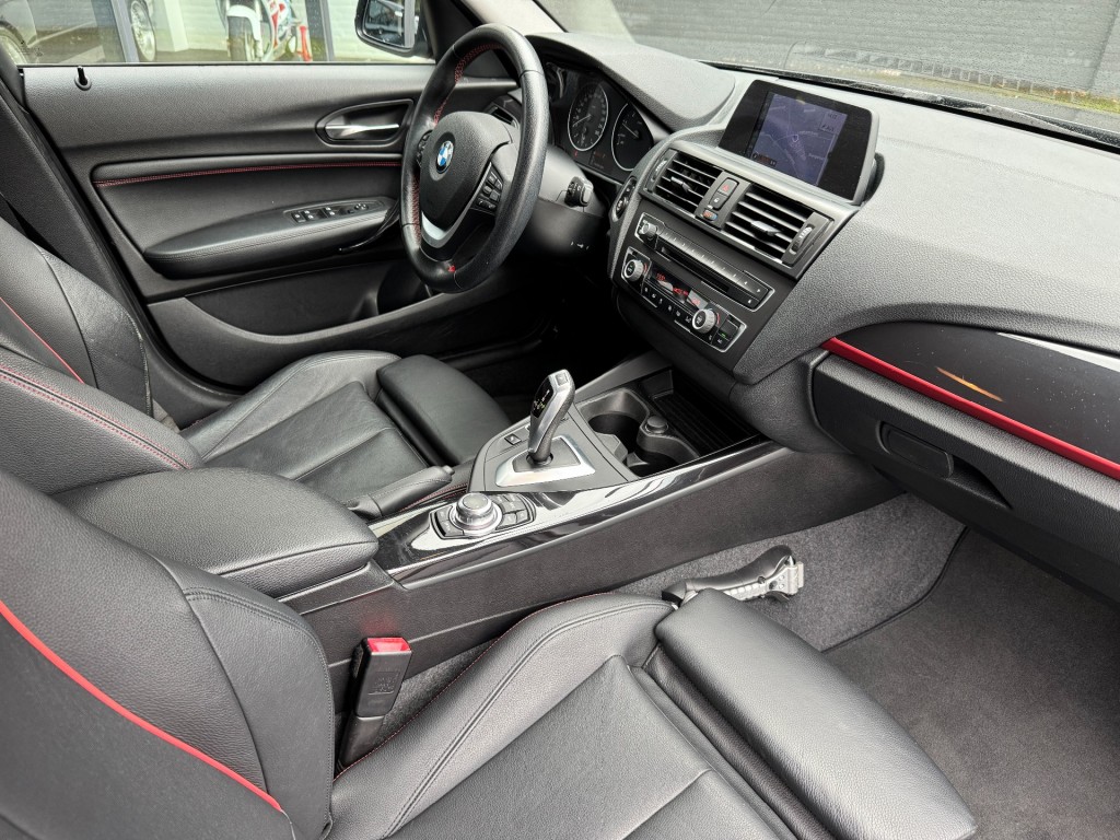 BMW-1-SERIE-118i 170pk Sportline,Leer,Xenon,Navi,Clima,Cruise,Dealer OH