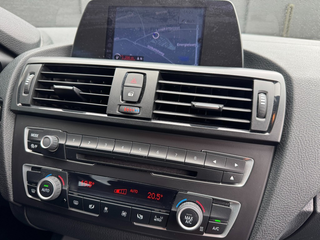 BMW-1-SERIE-118i 170pk Sportline,Leer,Xenon,Navi,Clima,Cruise,Dealer OH