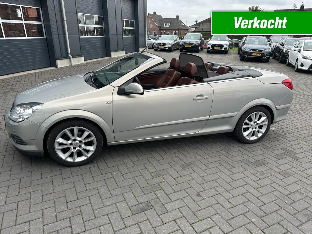 OPEL-ASTRA-Cabriolet 1.8 Cosmo Navigatie Leder stoelverw.