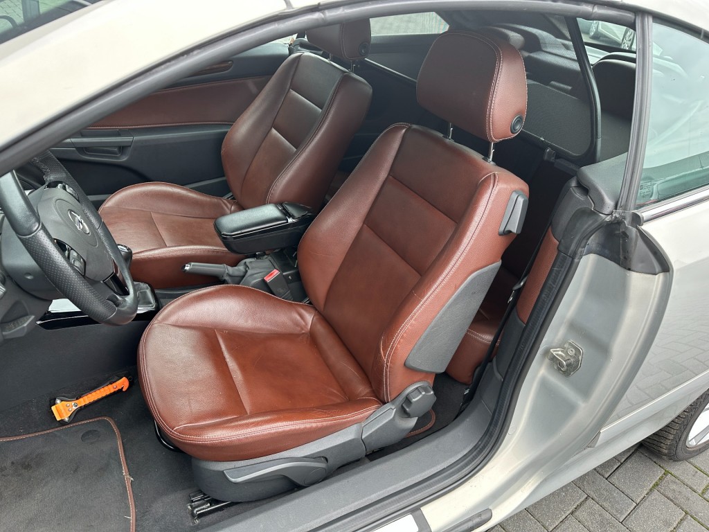 OPEL-ASTRA-Cabriolet 1.8 Cosmo Navigatie Leder stoelverw.