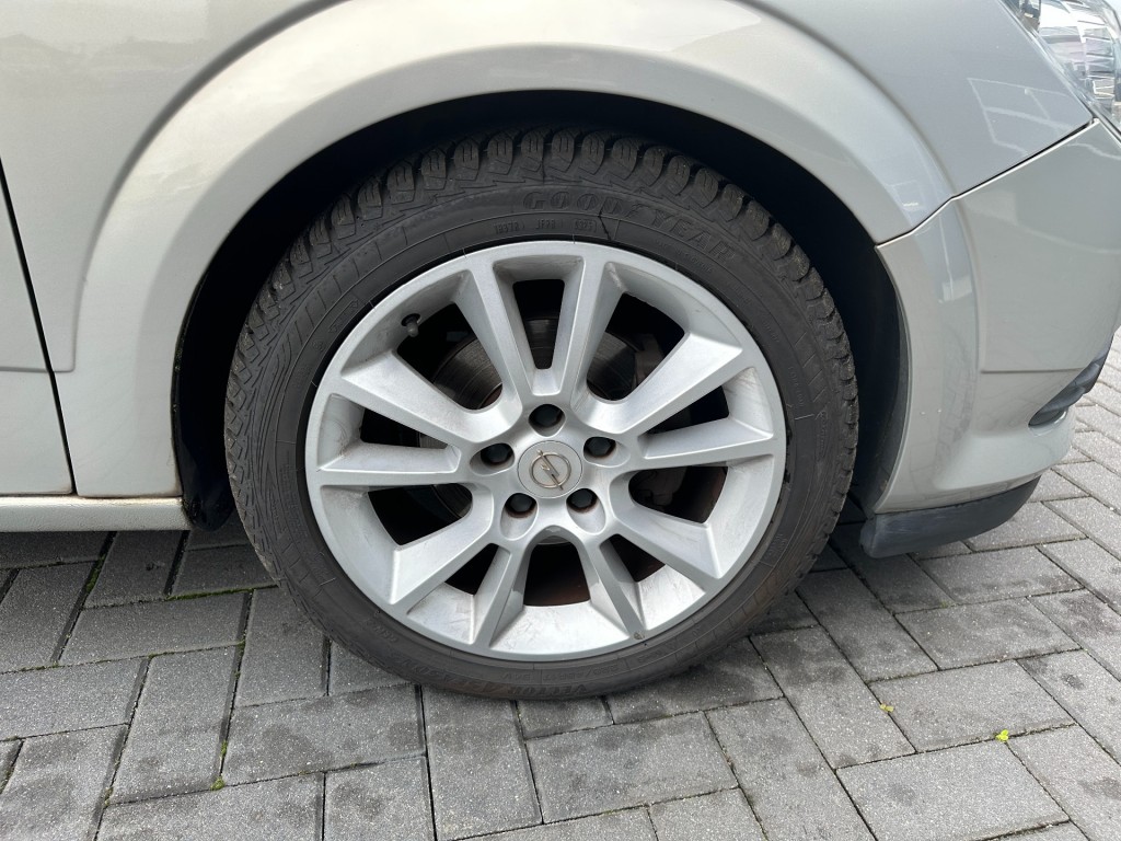 OPEL-ASTRA-Cabriolet 1.8 Cosmo Navigatie Leder stoelverw.