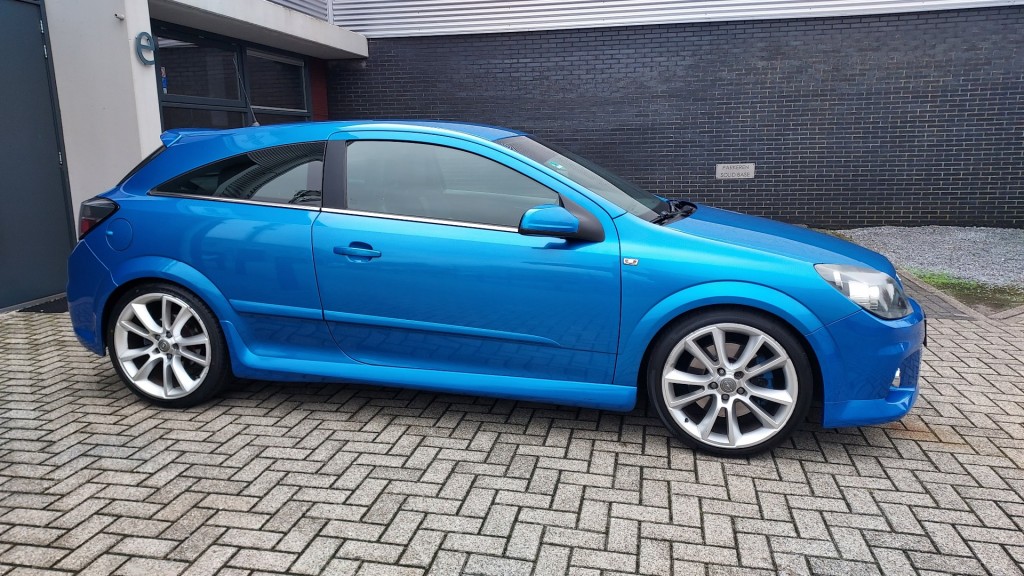 OPEL-ASTRA-2.0 OPC 177kW / met Nieuwe Distributieriem en APK