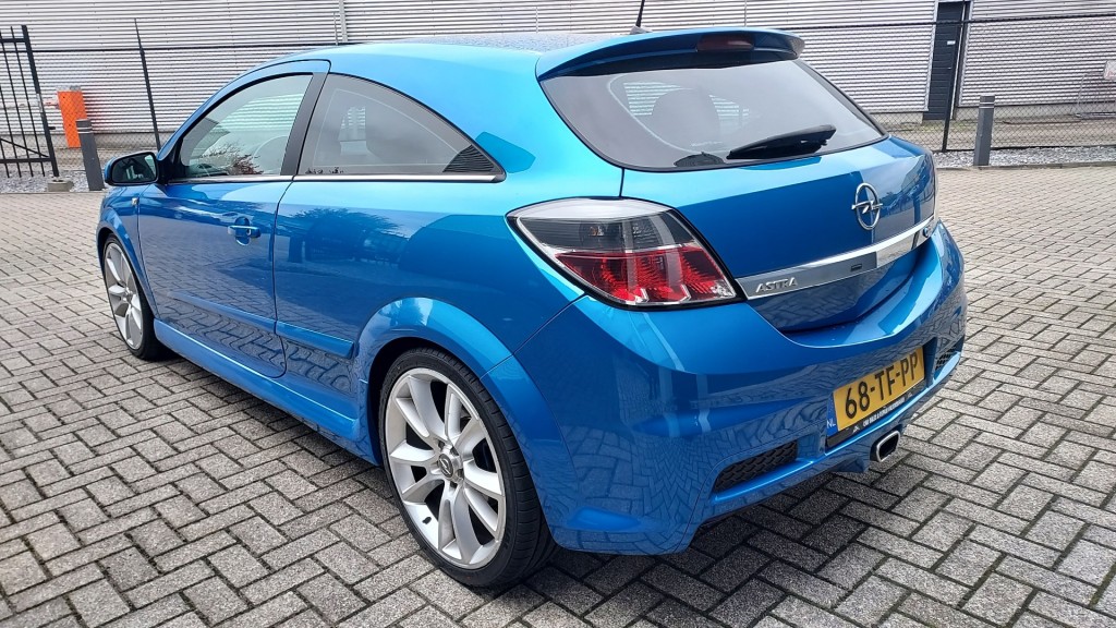 OPEL-ASTRA-2.0 OPC 177kW / met Nieuwe Distributieriem en APK
