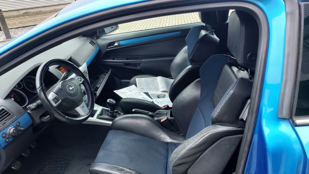 OPEL-ASTRA-2.0 OPC 177kW / met Nieuwe Distributieriem en APK