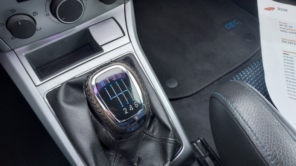 OPEL-ASTRA-2.0 OPC 177kW / met Nieuwe Distributieriem en APK