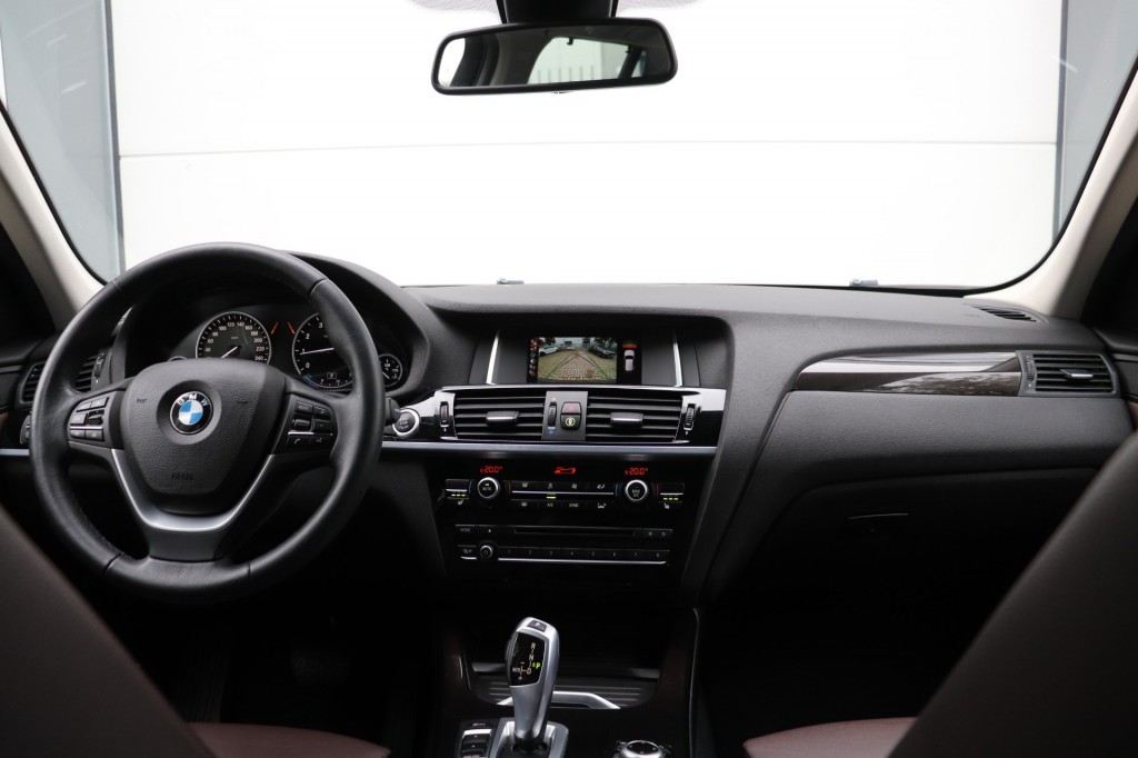 BMW-X3-XDRIVE 20I HIGH EXECUTIVE AUT/HEAD.UP/KEYLESS/ADAP.CR/LANEW.