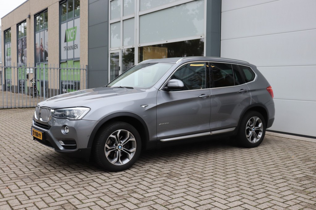 BMW-X3-XDRIVE 20I HIGH EXECUTIVE AUT/HEAD.UP/KEYLESS/ADAP.CR/LANEW.