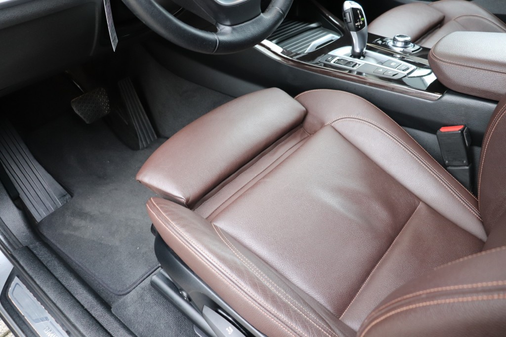 BMW-X3-XDRIVE 20I HIGH EXECUTIVE AUT/HEAD.UP/KEYLESS/ADAP.CR/LANEW.