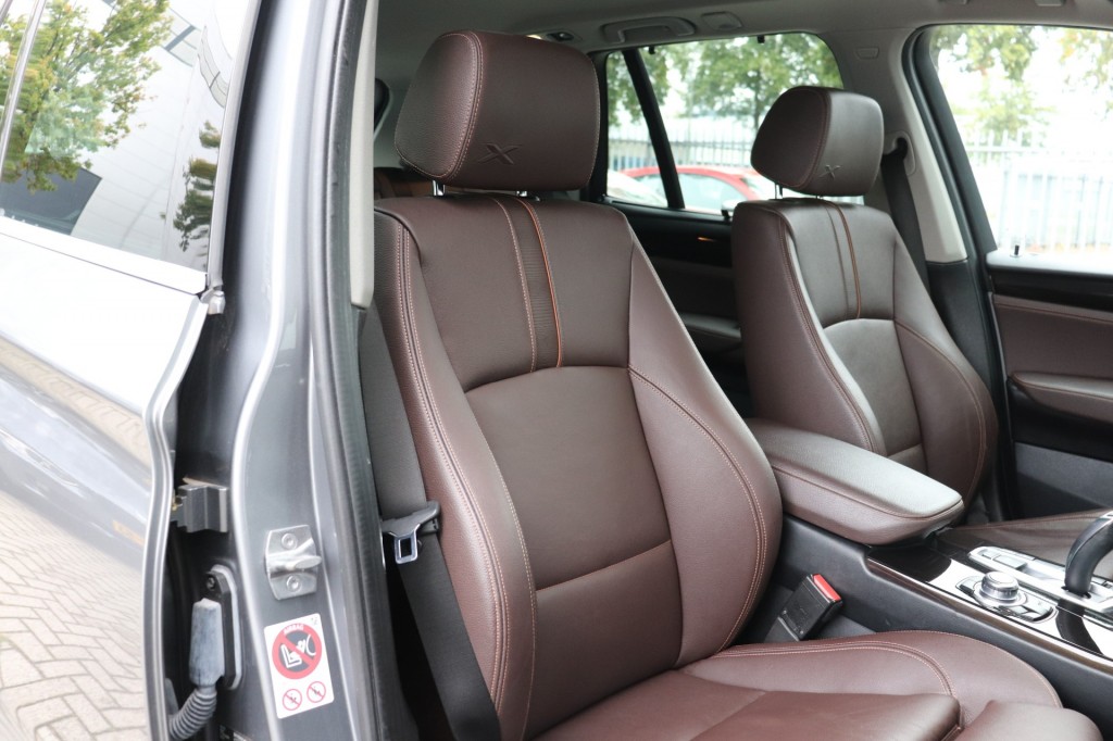 BMW-X3-XDRIVE 20I HIGH EXECUTIVE AUT/HEAD.UP/KEYLESS/ADAP.CR/LANEW.