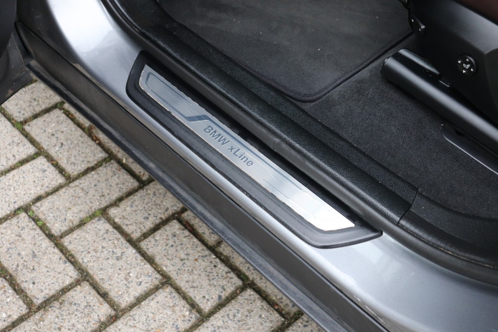 BMW-X3-XDRIVE 20I HIGH EXECUTIVE AUT/HEAD.UP/KEYLESS/ADAP.CR/LANEW.