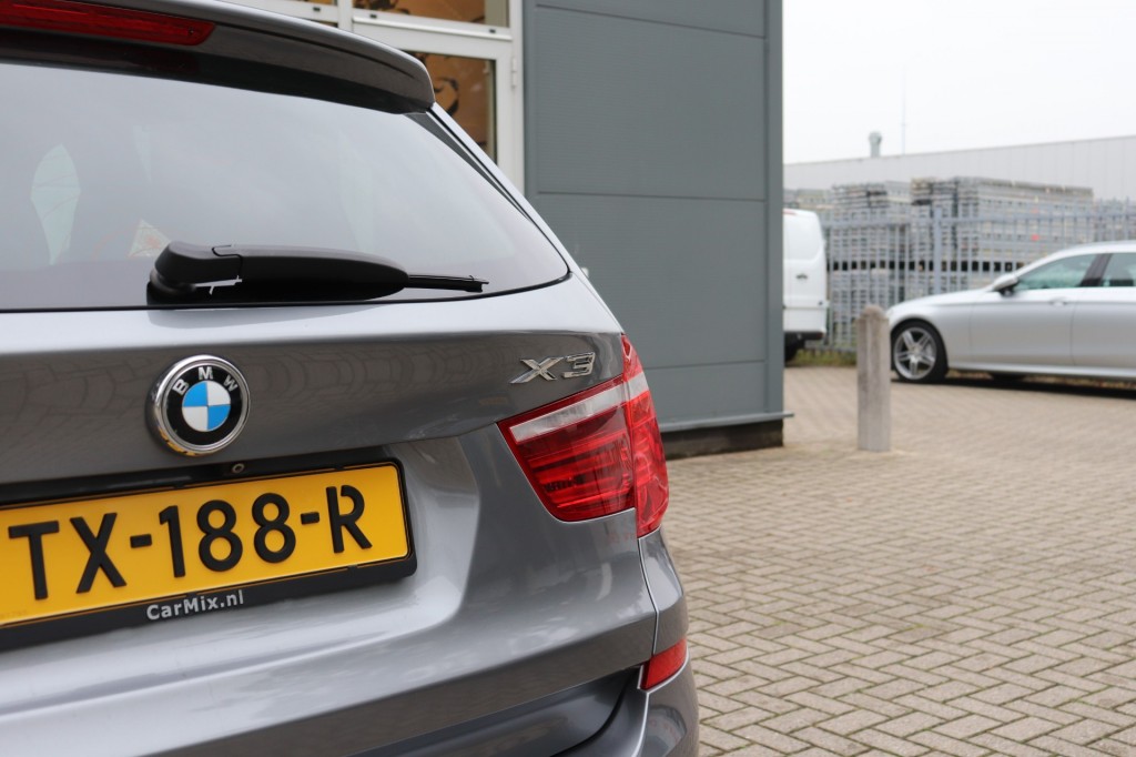 BMW-X3-XDRIVE 20I HIGH EXECUTIVE AUT/HEAD.UP/KEYLESS/ADAP.CR/LANEW.