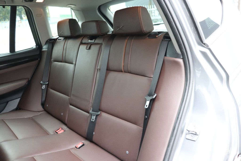 BMW-X3-XDRIVE 20I HIGH EXECUTIVE AUT/HEAD.UP/KEYLESS/ADAP.CR/LANEW.