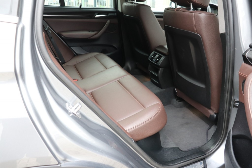 BMW-X3-XDRIVE 20I HIGH EXECUTIVE AUT/HEAD.UP/KEYLESS/ADAP.CR/LANEW.