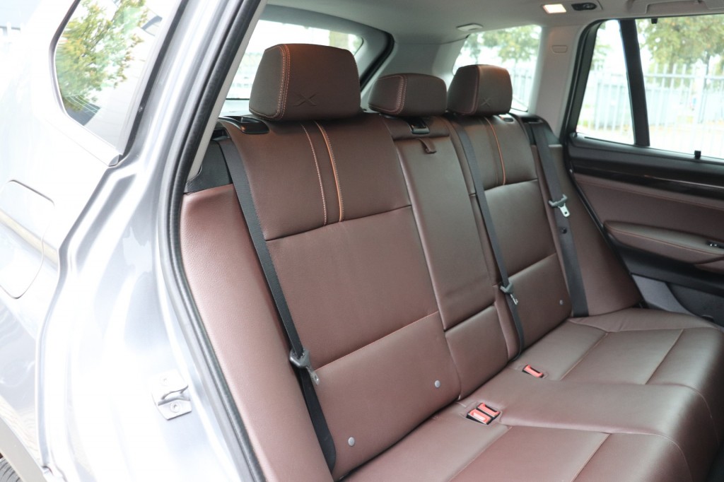 BMW-X3-XDRIVE 20I HIGH EXECUTIVE AUT/HEAD.UP/KEYLESS/ADAP.CR/LANEW.