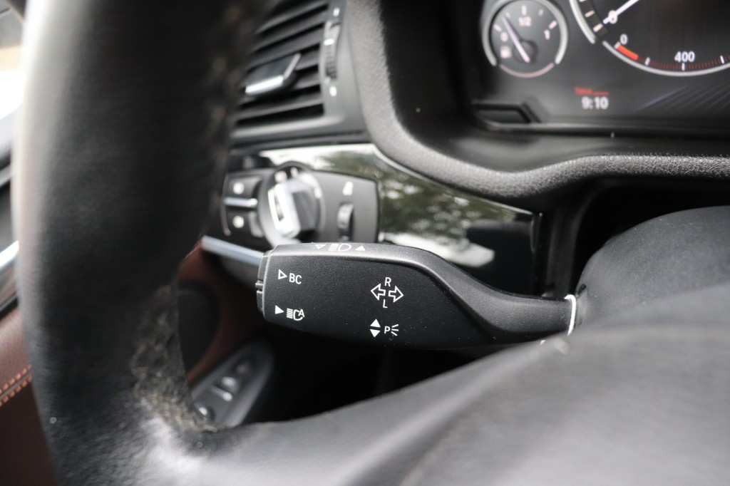 BMW-X3-XDRIVE 20I HIGH EXECUTIVE AUT/HEAD.UP/KEYLESS/ADAP.CR/LANEW.