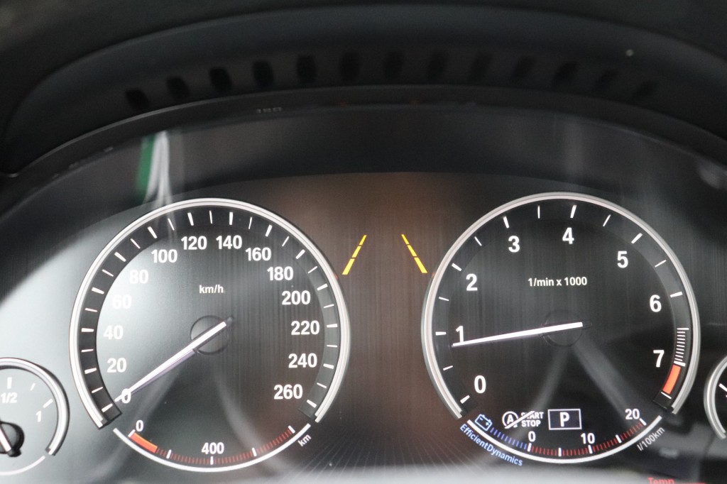 BMW-X3-XDRIVE 20I HIGH EXECUTIVE AUT/HEAD.UP/KEYLESS/ADAP.CR/LANEW.