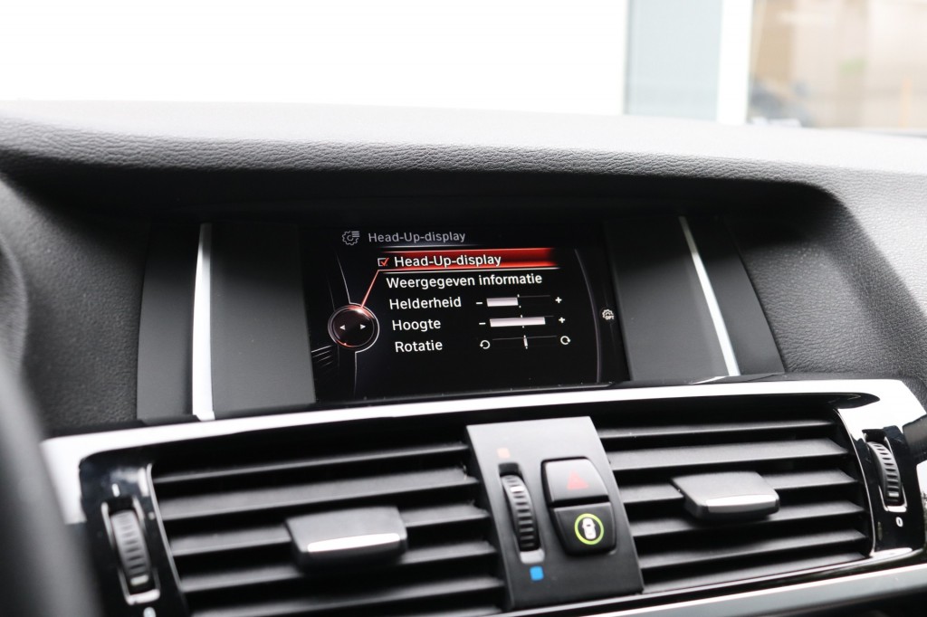 BMW-X3-XDRIVE 20I HIGH EXECUTIVE AUT/HEAD.UP/KEYLESS/ADAP.CR/LANEW.