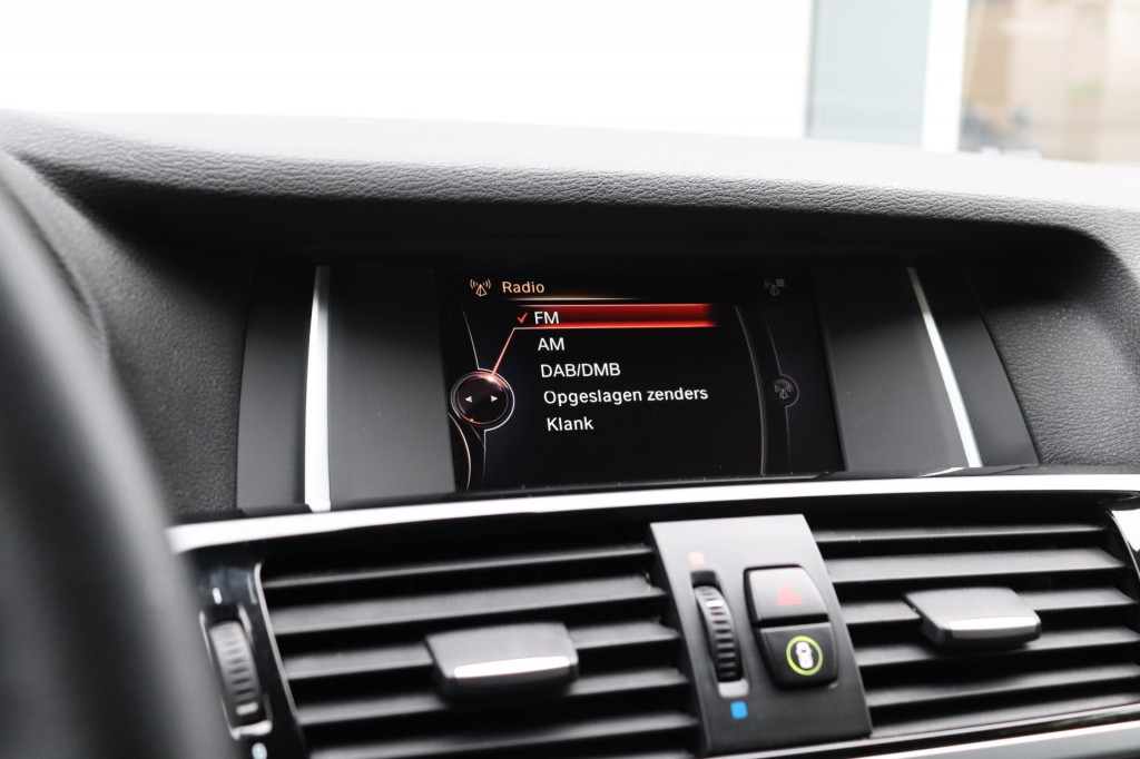 BMW-X3-XDRIVE 20I HIGH EXECUTIVE AUT/HEAD.UP/KEYLESS/ADAP.CR/LANEW.