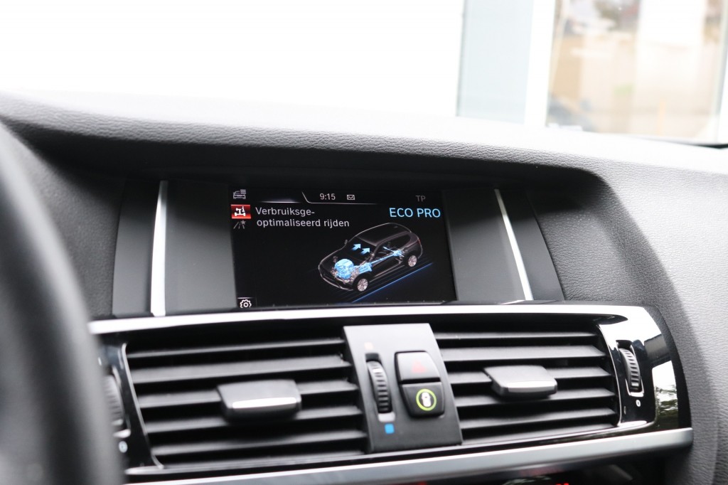 BMW-X3-XDRIVE 20I HIGH EXECUTIVE AUT/HEAD.UP/KEYLESS/ADAP.CR/LANEW.