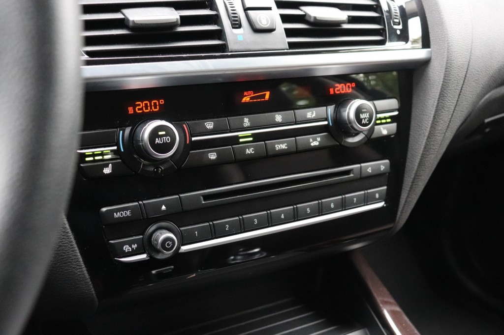 BMW-X3-XDRIVE 20I HIGH EXECUTIVE AUT/HEAD.UP/KEYLESS/ADAP.CR/LANEW.