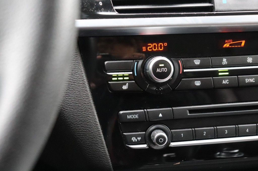 BMW-X3-XDRIVE 20I HIGH EXECUTIVE AUT/HEAD.UP/KEYLESS/ADAP.CR/LANEW.